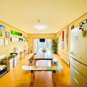  ホームステイ Yellow House Niseko